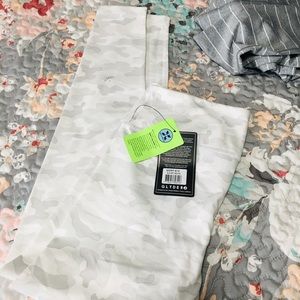 Glyder Camo Leggings Size Small